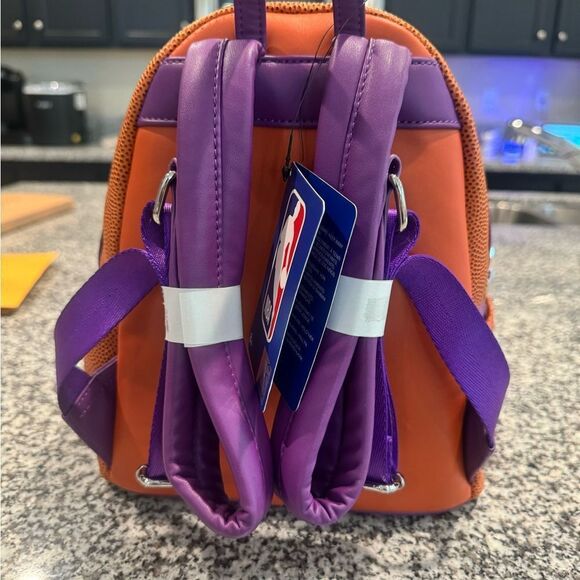 NBA Loungefly Lakers Mini Backpack NWT  In original factory packaging - Picture 7 of 7
